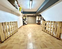 Resale - Townhouse / Terraced House - Heredades