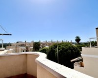 Resale - Townhouse / Terraced House - Heredades