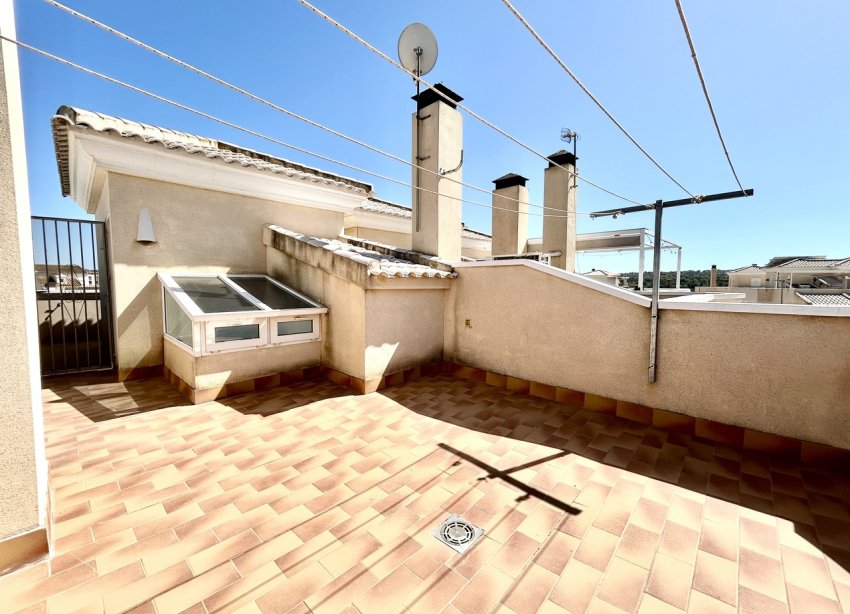 Resale - Townhouse / Terraced House - Heredades