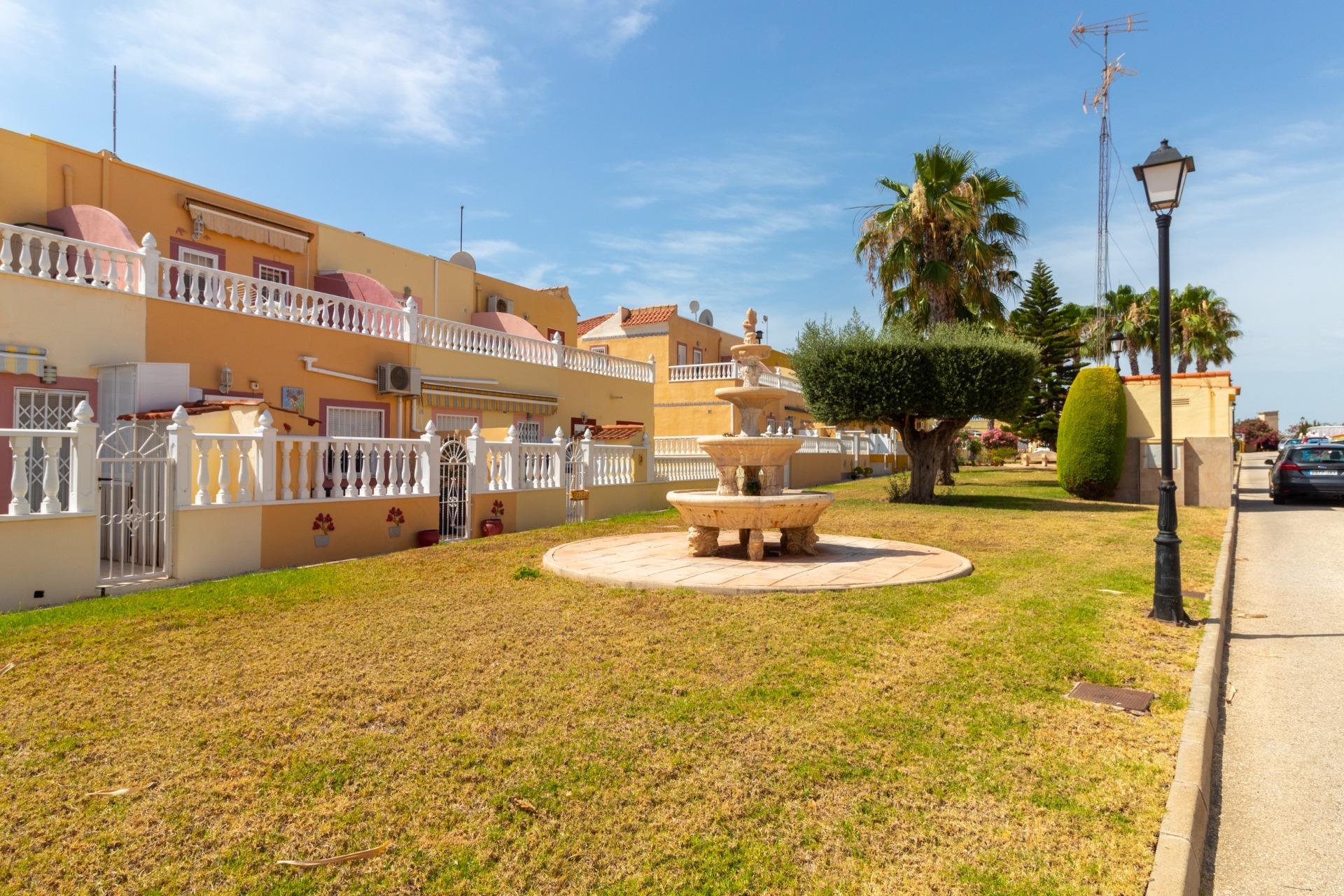 Resale - Townhouse / Terraced House - Orihuela Costa - La Regia