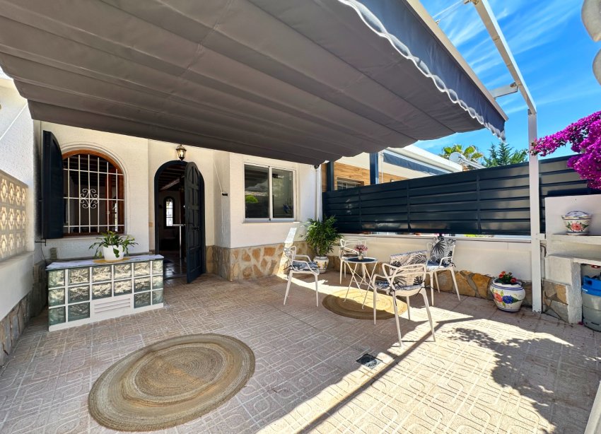 Resale - Townhouse / Terraced House - Orihuela Costa - La Zenia