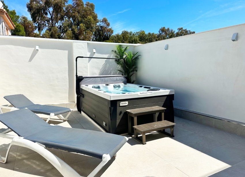 Resale - Townhouse / Terraced House - Orihuela Costa - La Zenia