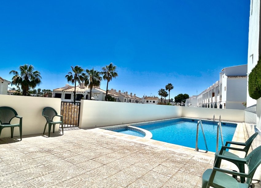 Resale - Townhouse / Terraced House - Orihuela Costa - La Zenia