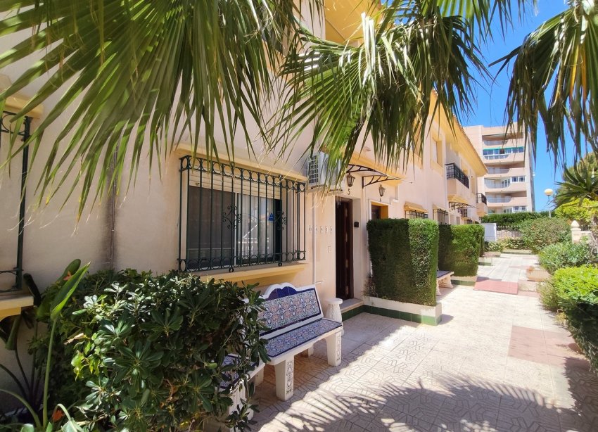 Resale - Townhouse / Terraced House - Orihuela Costa - La Zenia