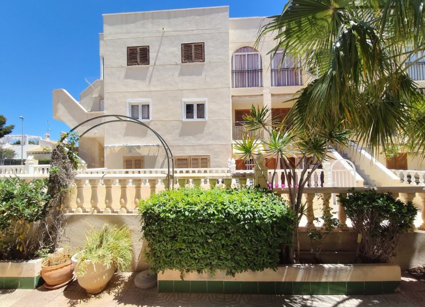 Resale - Townhouse / Terraced House - Orihuela Costa - La Zenia