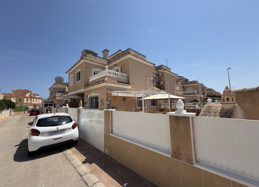 Resale - Townhouse / Terraced House - Orihuela Costa - La Zenia
