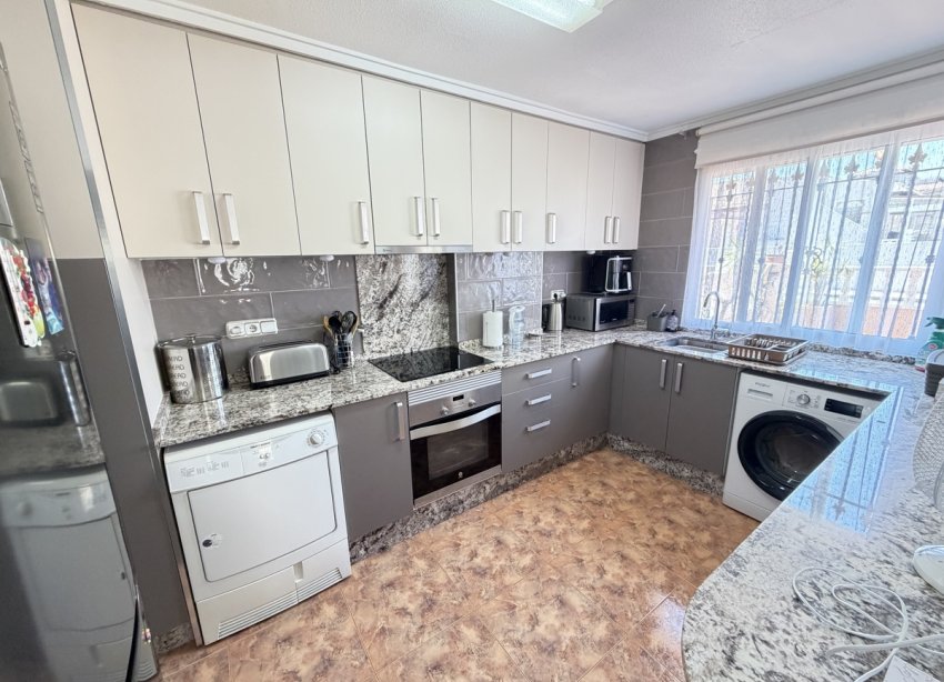 Resale - Townhouse / Terraced House - Orihuela Costa - La Zenia