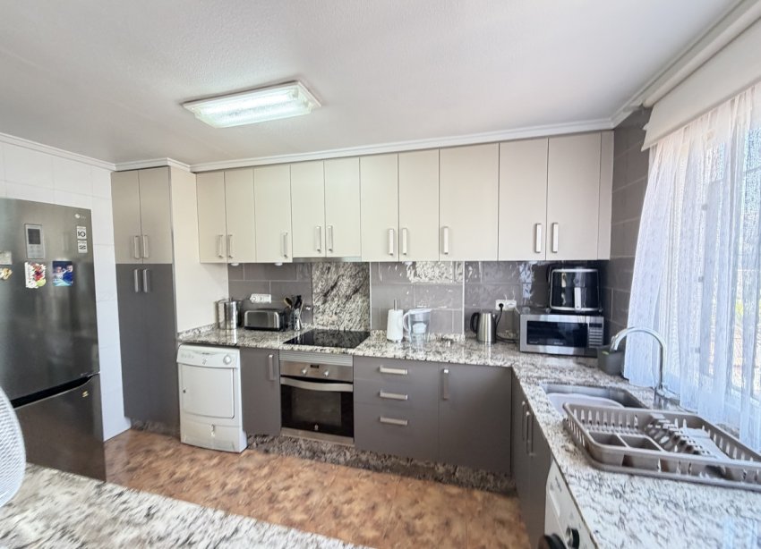 Resale - Townhouse / Terraced House - Orihuela Costa - La Zenia
