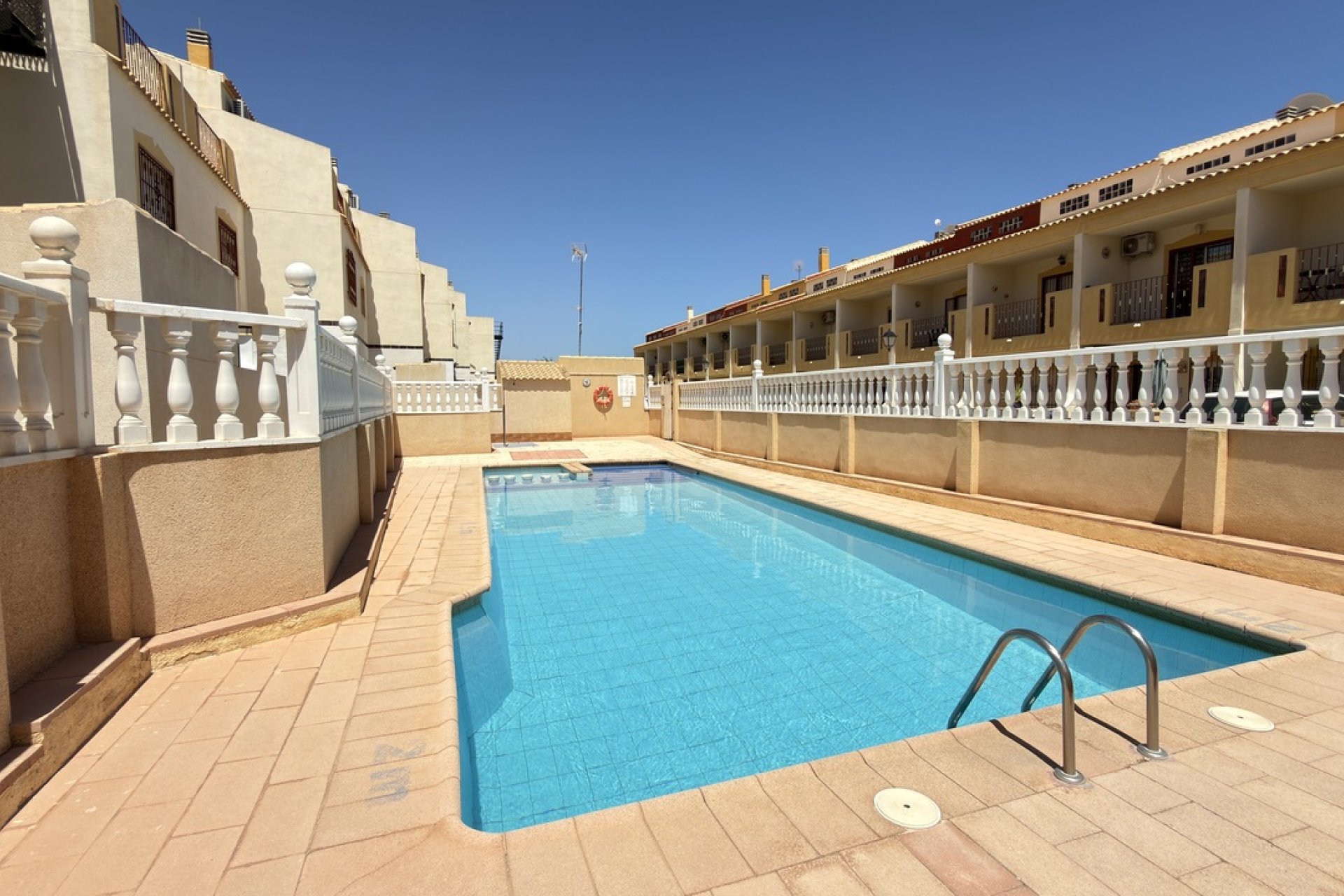 Resale - Townhouse / Terraced House - Orihuela Costa - La Zenia