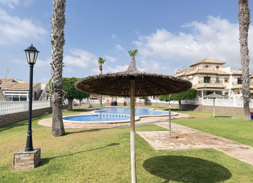 Resale - Townhouse / Terraced House - Orihuela Costa - La Zenia