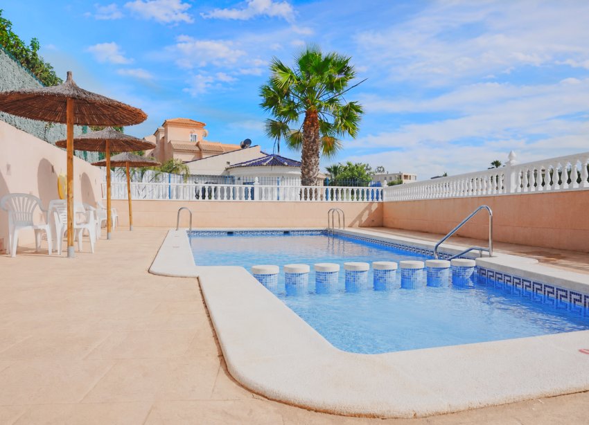 Resale - Townhouse / Terraced House - Orihuela Costa - La Zenia