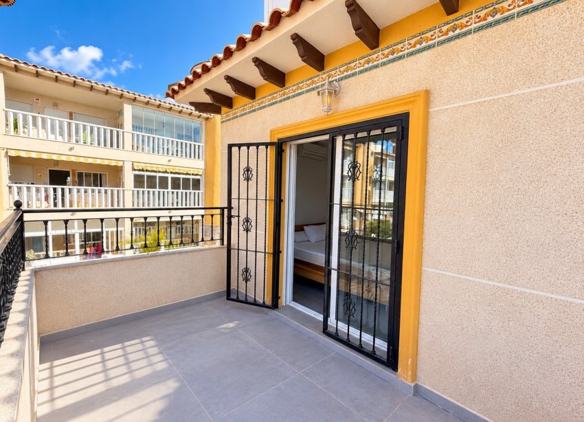 Resale - Townhouse / Terraced House - Orihuela Costa - La Zenia