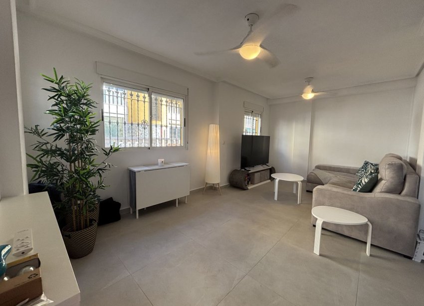 Resale - Townhouse / Terraced House - Orihuela Costa - La Zenia