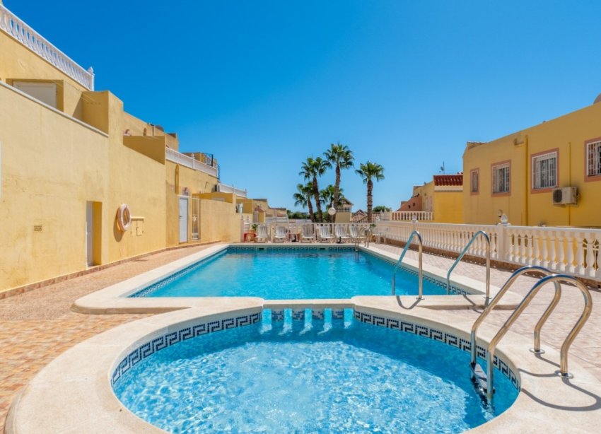Resale - Townhouse / Terraced House - Orihuela Costa - Las Filipinas