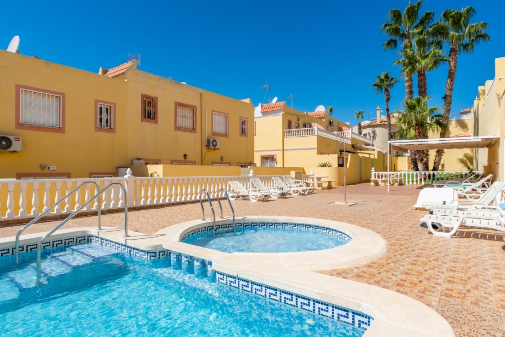 Resale - Townhouse / Terraced House - Orihuela Costa - Las Filipinas