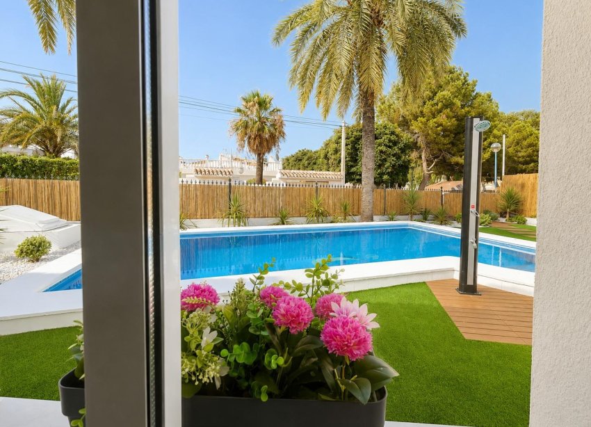 Resale - Townhouse / Terraced House - Orihuela Costa - Punta Prima