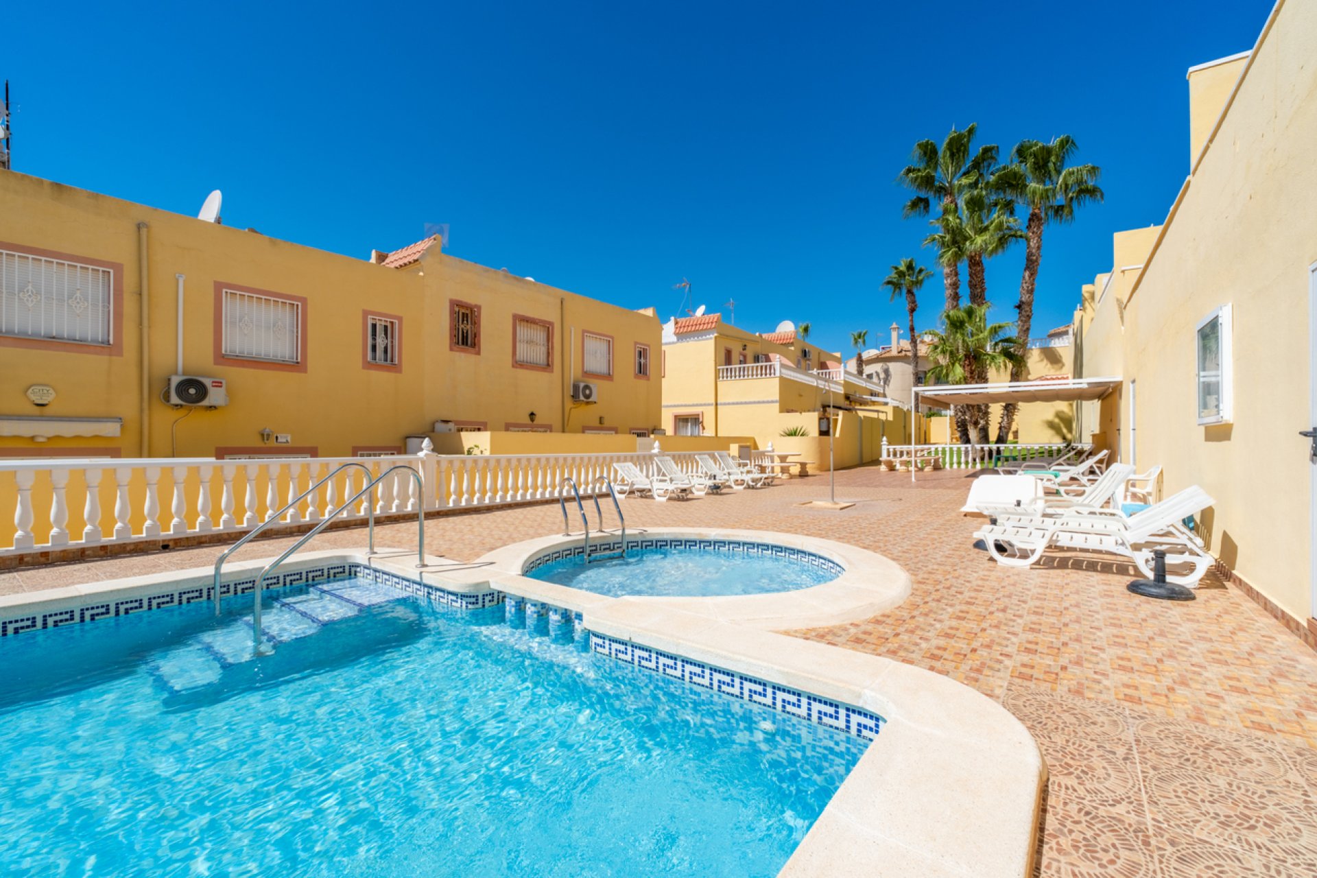 Resale - Townhouse / Terraced House - Orihuela Costa - Villamartín