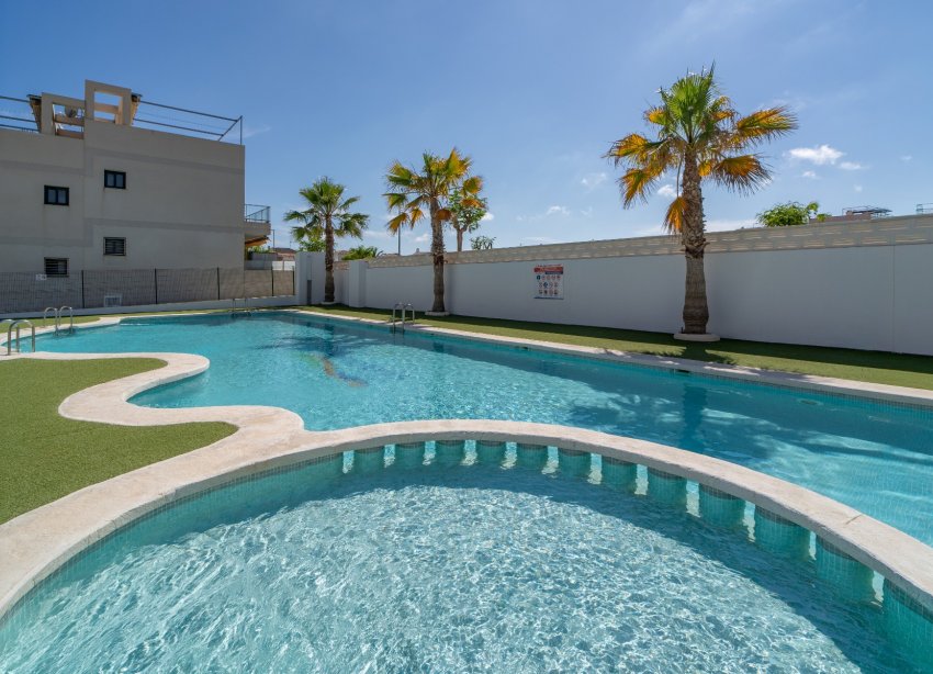 Resale - Townhouse / Terraced House - Pilar de la Horadada - Mil Palmeras