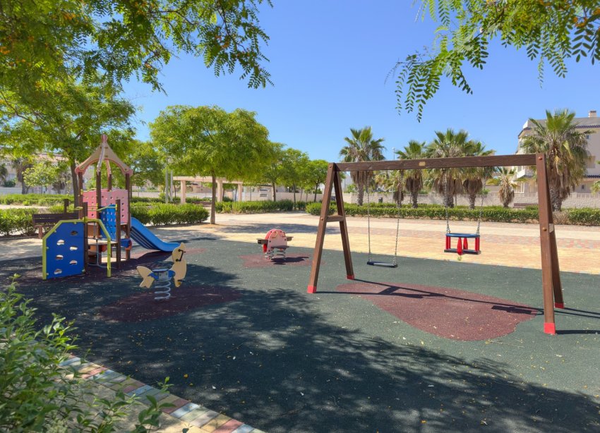 Resale - Townhouse / Terraced House - Pilar de la Horadada - Mil Palmeras
