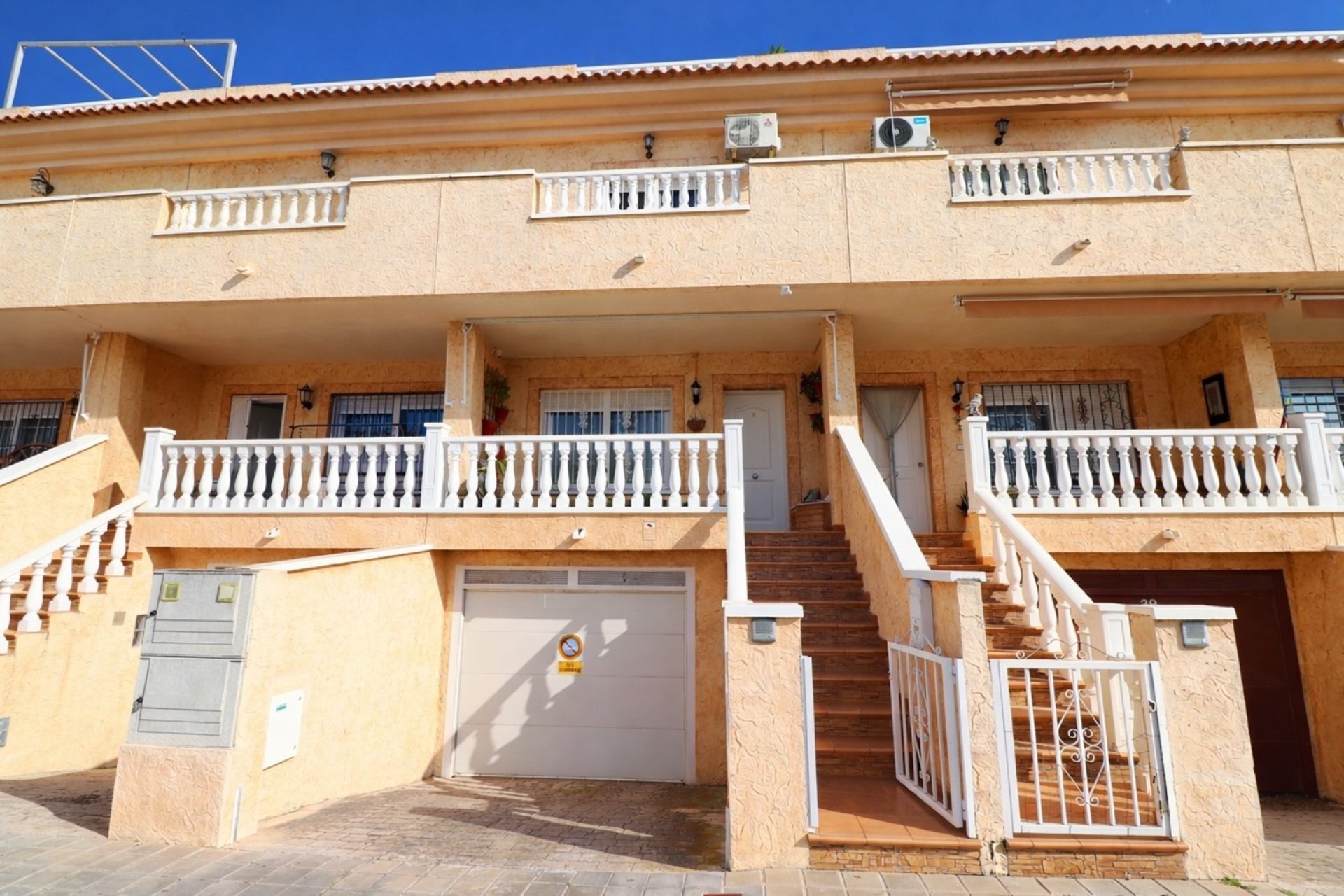 Resale - Townhouse / Terraced House - Redovan - Redovan - Town