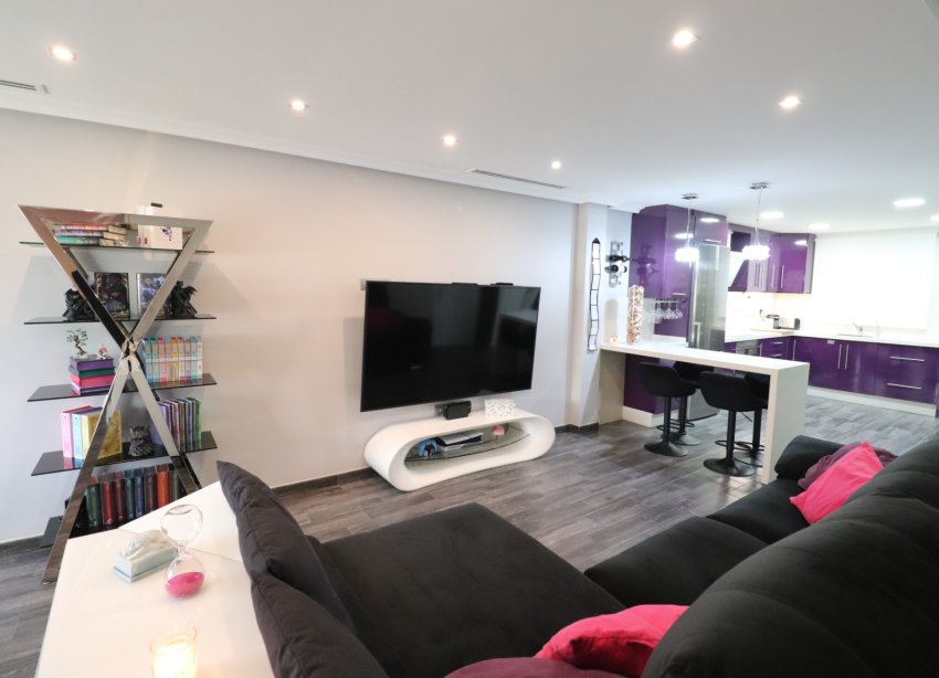 Resale - Townhouse / Terraced House - Redovan - Redovan - Town