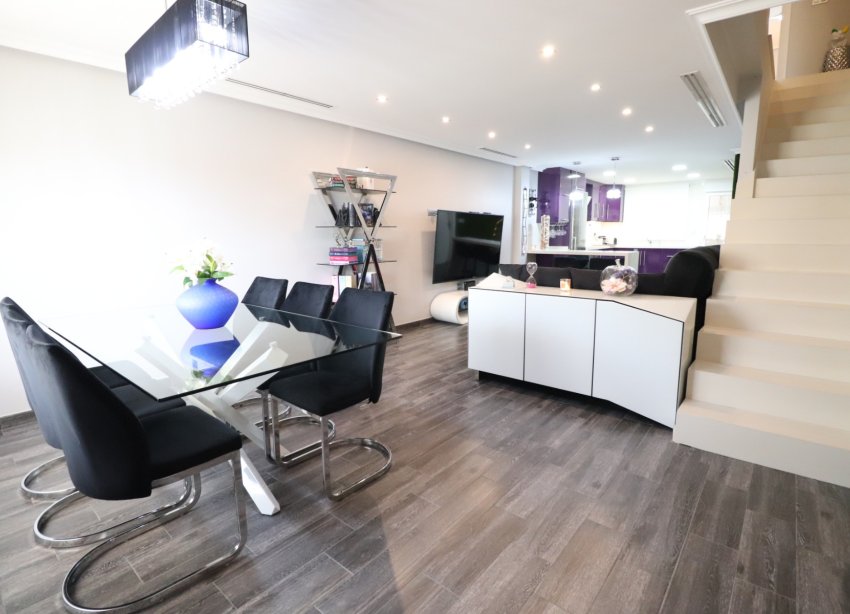 Resale - Townhouse / Terraced House - Redovan - Redovan - Town