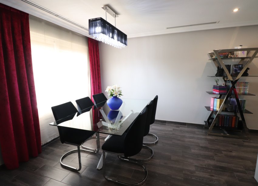 Resale - Townhouse / Terraced House - Redovan - Redovan - Town
