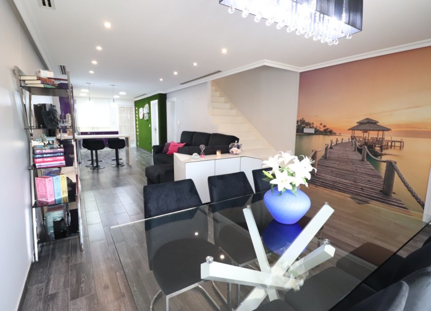 Resale - Townhouse / Terraced House - Redovan - Redovan - Town