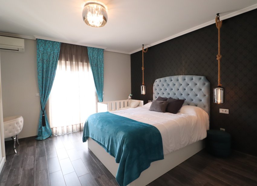 Resale - Townhouse / Terraced House - Redovan - Redovan - Town