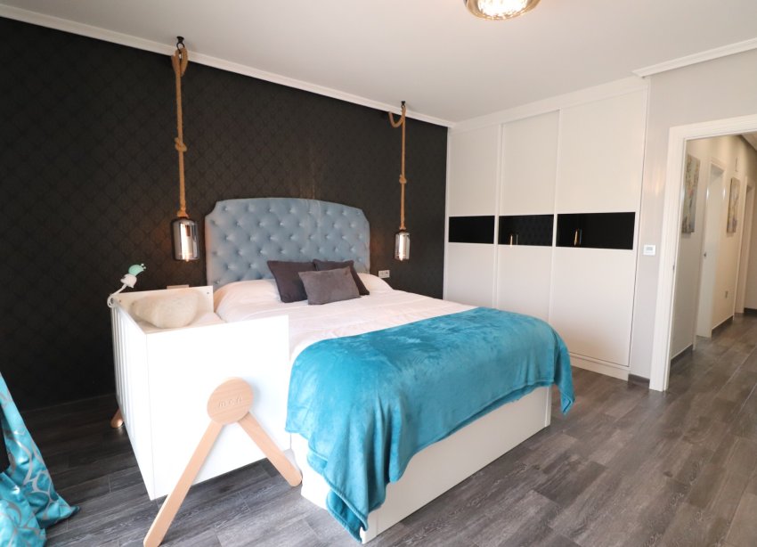 Resale - Townhouse / Terraced House - Redovan - Redovan - Town