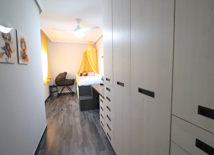 Resale - Townhouse / Terraced House - Redovan - Redovan - Town