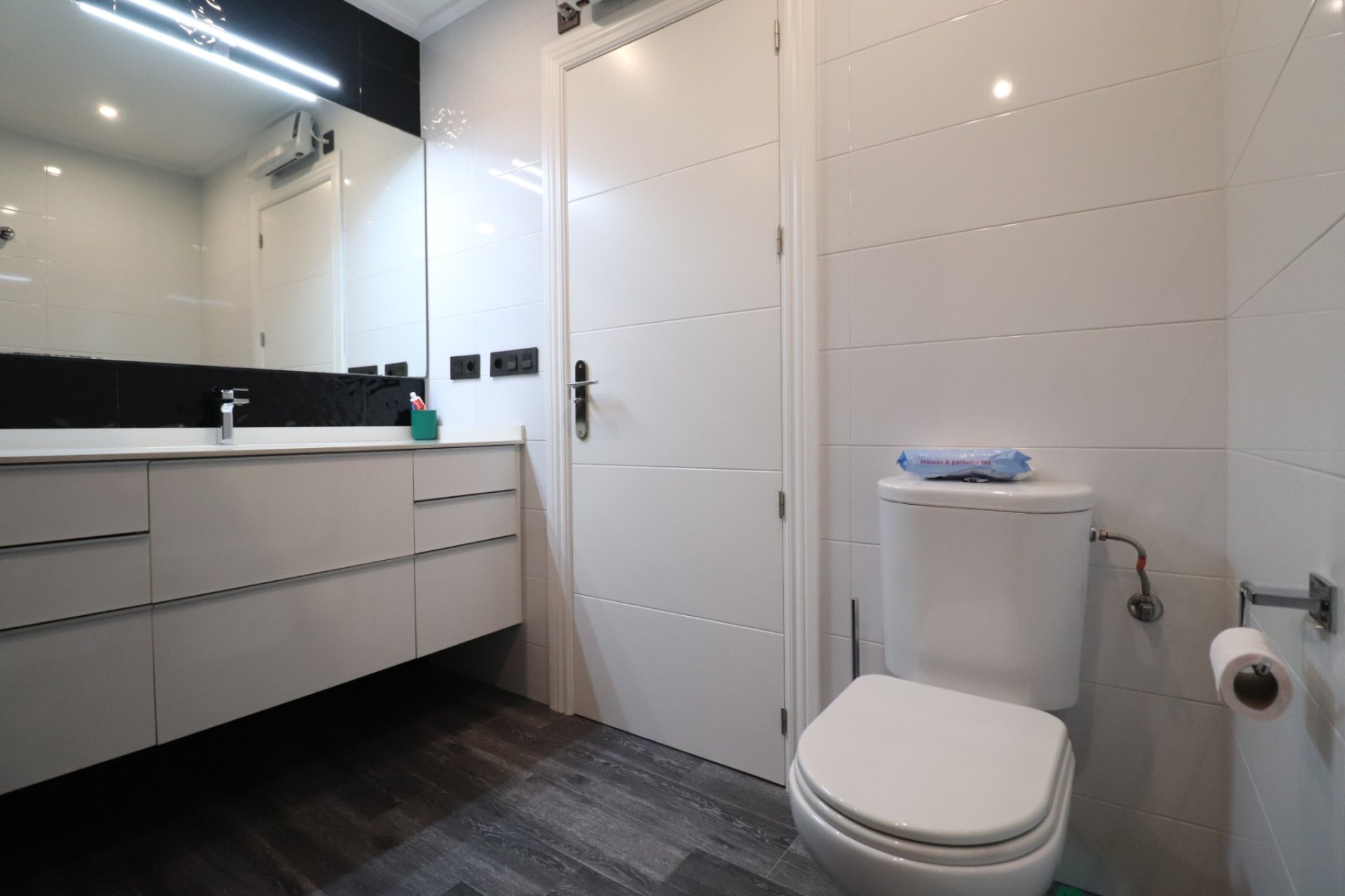 Resale - Townhouse / Terraced House - Redovan - Redovan - Town