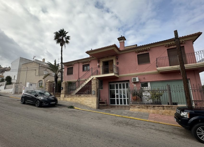 Resale - Townhouse / Terraced House - San Miguel de Salinas