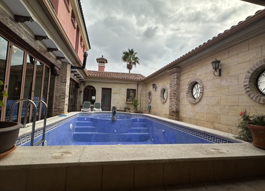 Resale - Townhouse / Terraced House - San Miguel de Salinas