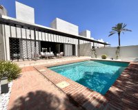 Resale - Townhouse / Terraced House - Sucina