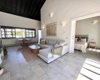 Resale - Townhouse / Terraced House - Sucina