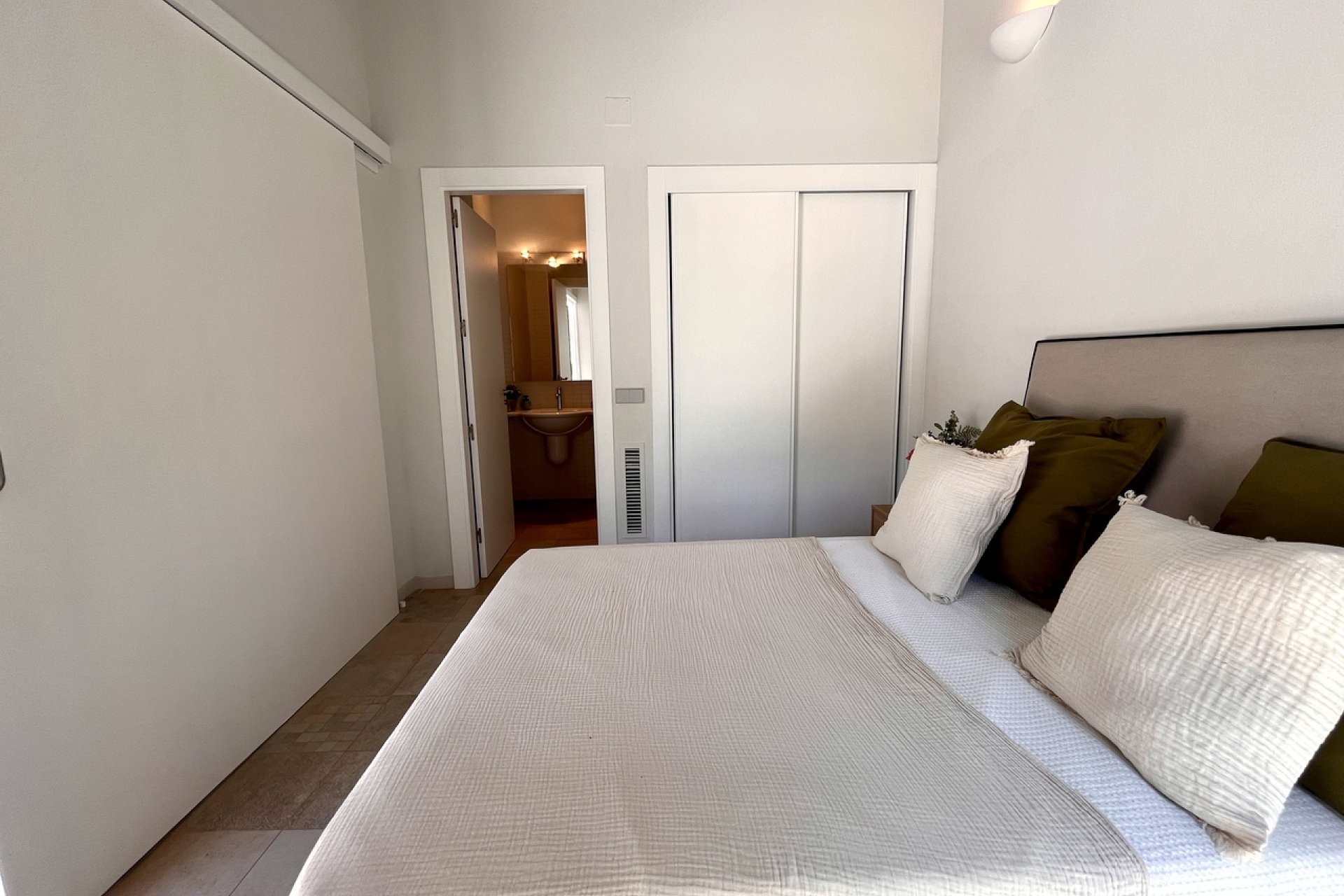 Resale - Townhouse / Terraced House - Sucina