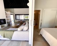 Resale - Townhouse / Terraced House - Sucina