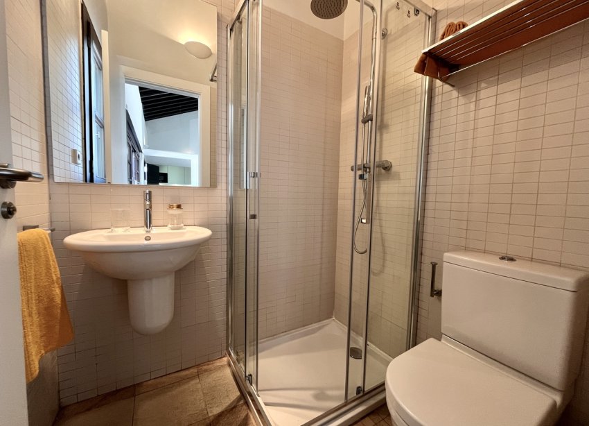 Resale - Townhouse / Terraced House - Sucina