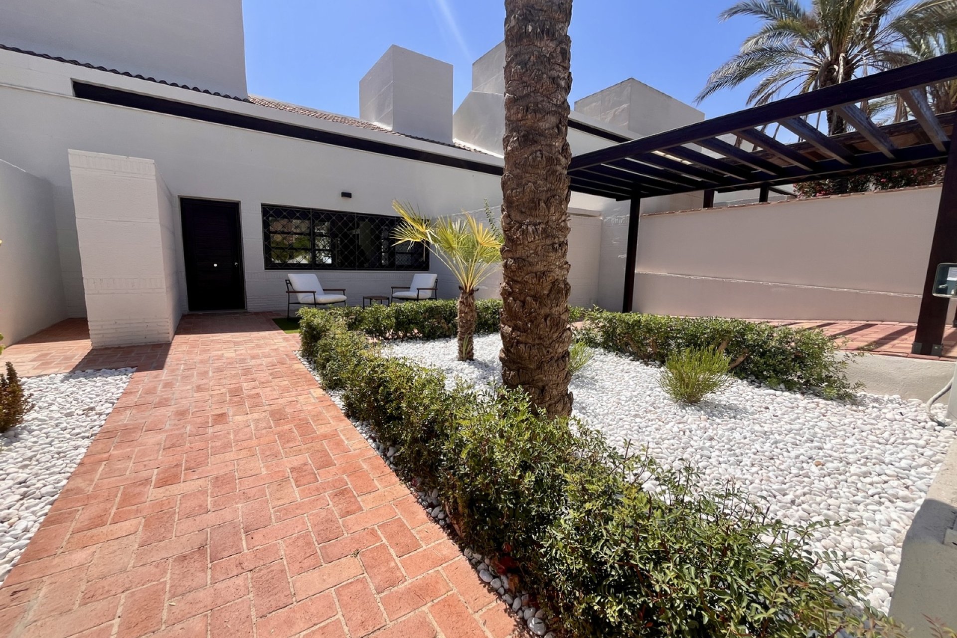 Resale - Townhouse / Terraced House - Sucina