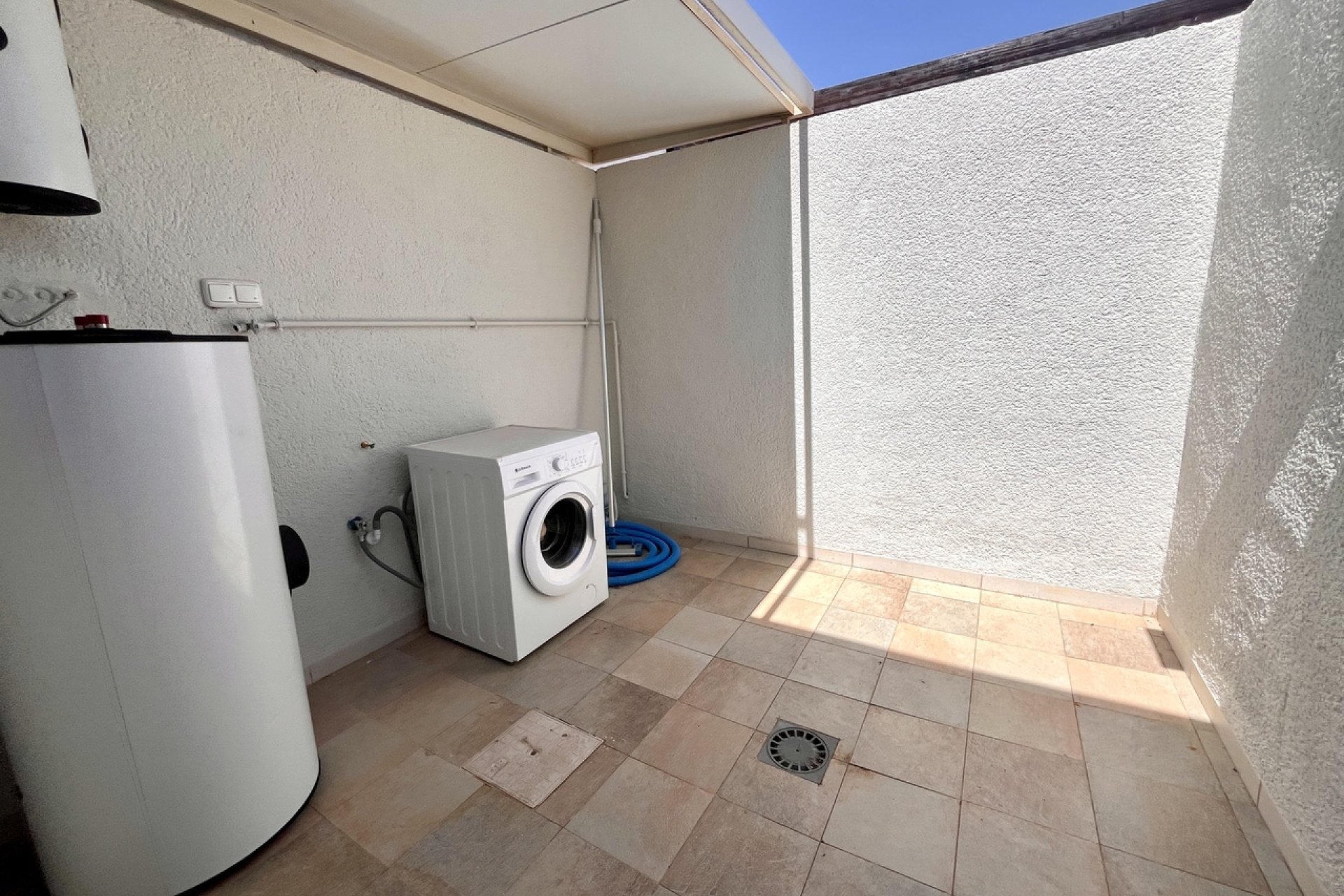 Resale - Townhouse / Terraced House - Sucina