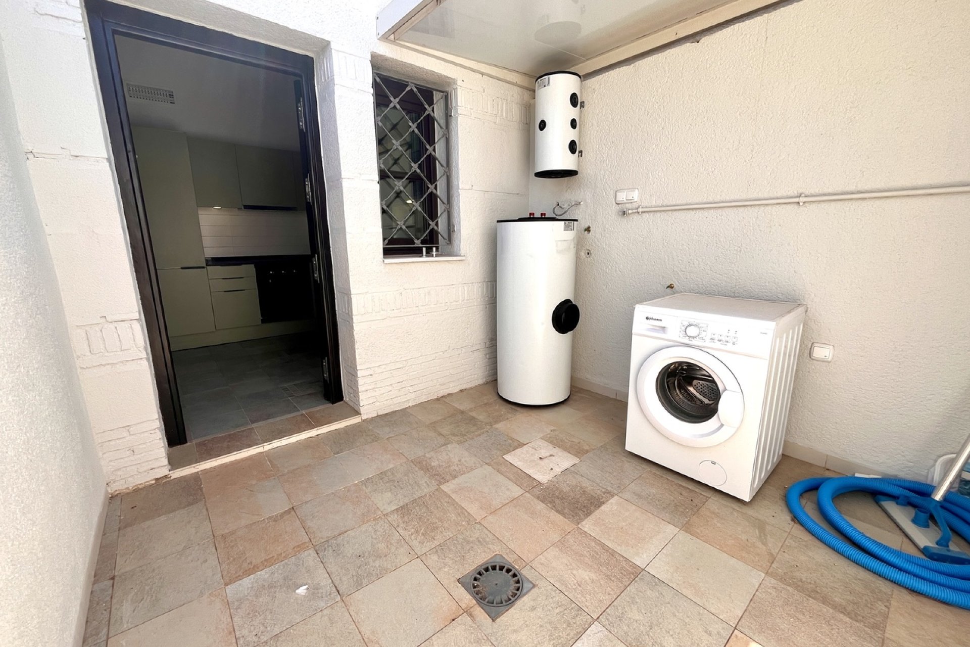 Resale - Townhouse / Terraced House - Sucina