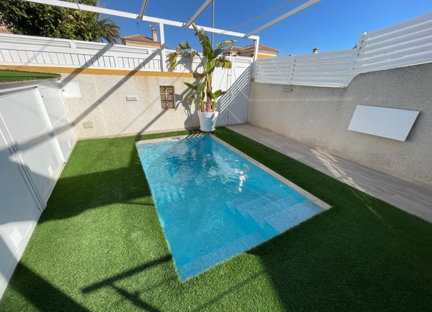 Resale - Townhouse / Terraced House - Torre de la Horadada