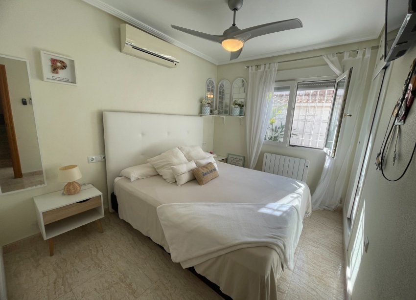 Resale - Townhouse / Terraced House - Torre de la Horadada