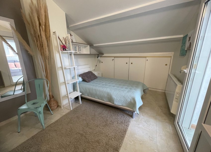 Resale - Townhouse / Terraced House - Torre de la Horadada