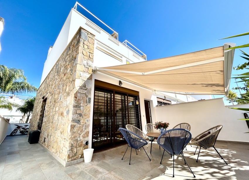 Resale - Townhouse / Terraced House - Torre de la Horadada
