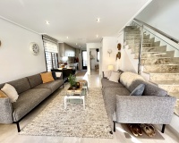 Resale - Townhouse / Terraced House - Torre de la Horadada