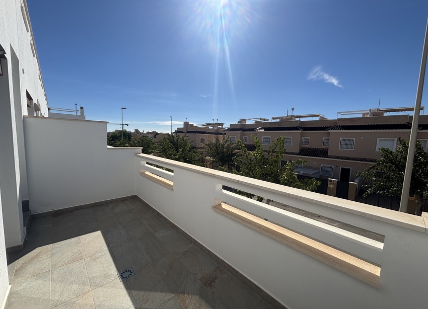 Resale - Townhouse / Terraced House - Torre de la Horadada