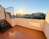 Resale - Townhouse / Terraced House - Torrevieja - Aguas Nuevas