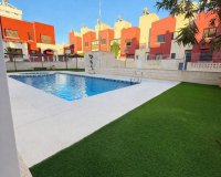Resale - Townhouse / Terraced House - Torrevieja - Aguas Nuevas
